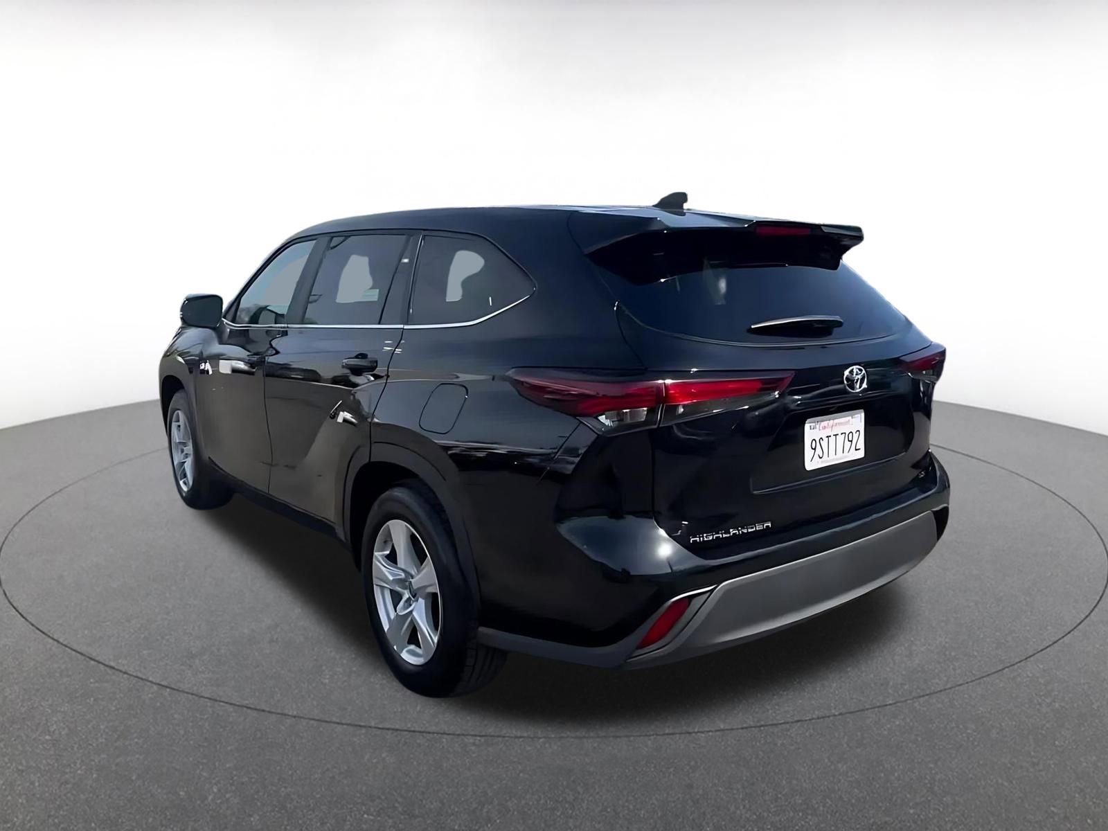 Thumbnail: 2025 Toyota Highlander - 11