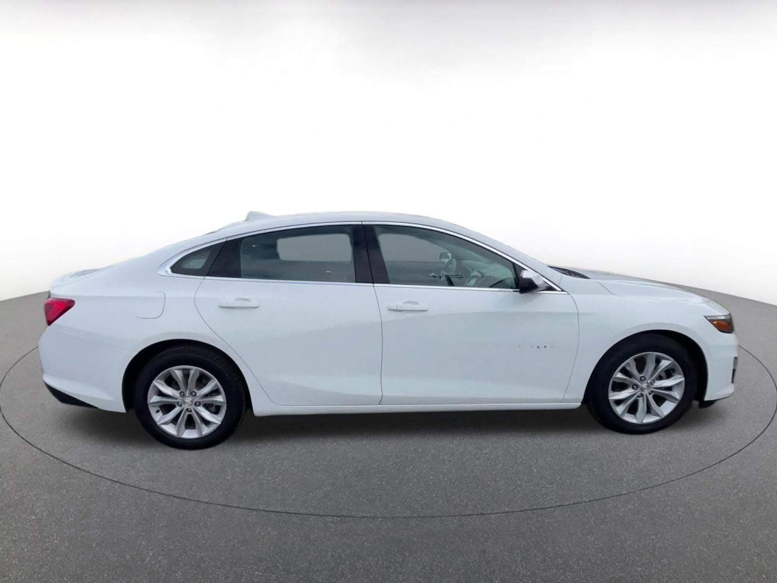 Thumbnail: 2024 Chevrolet Malibu - 16