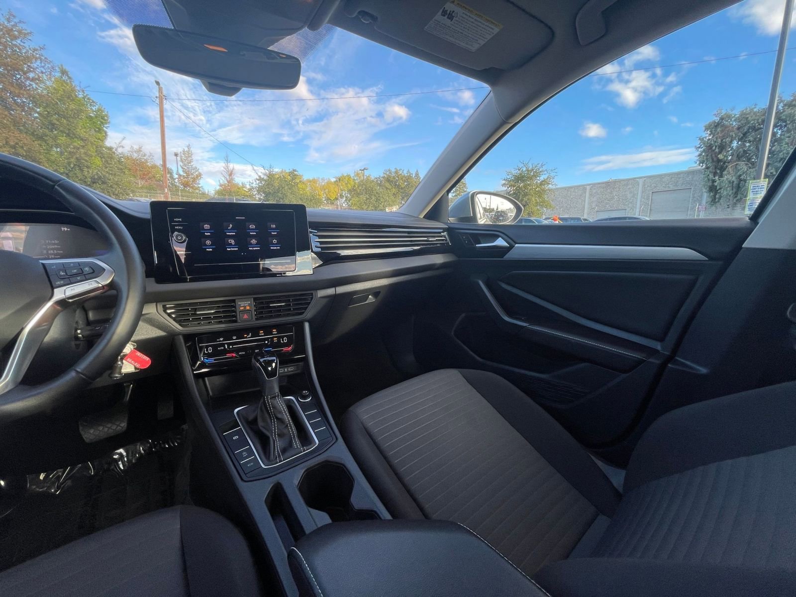 Thumbnail: 2025 Volkswagen Jetta - 33