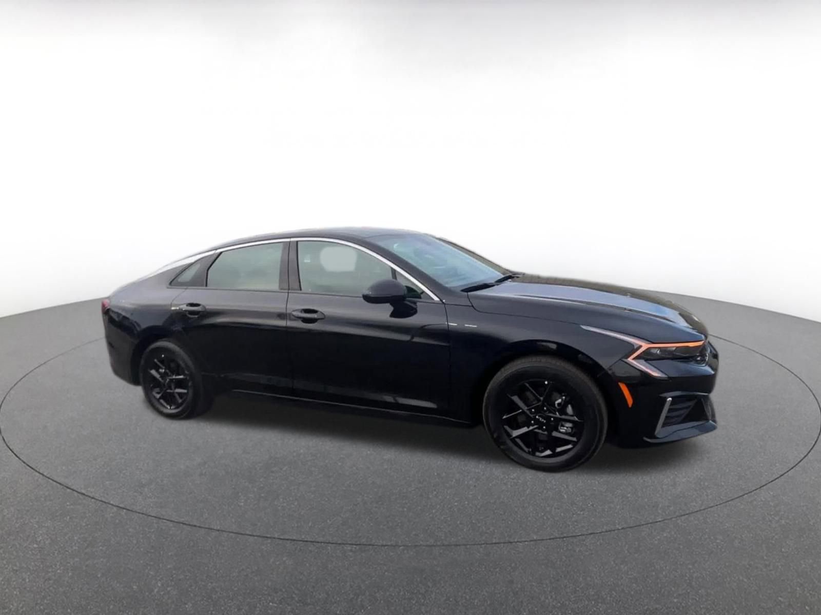 Thumbnail: 2025 Kia K5 - 2