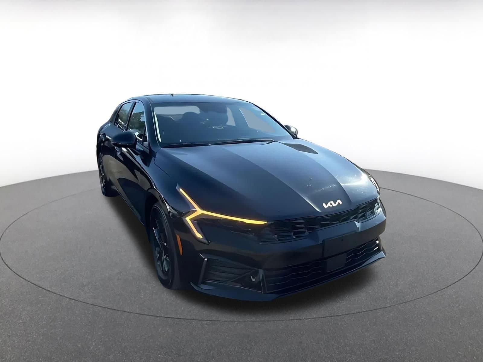 Thumbnail: 2021 Toyota Camry - 3