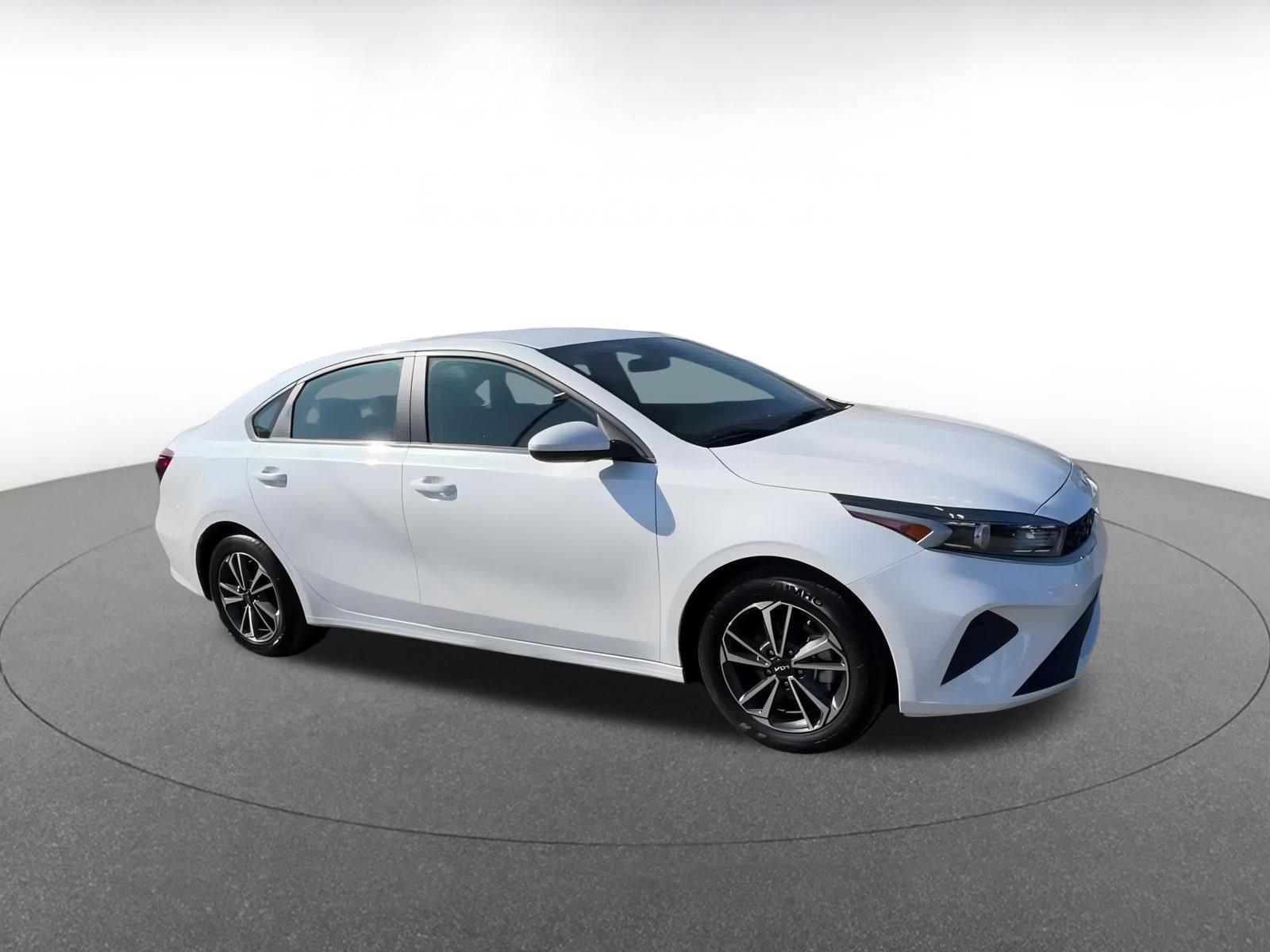Thumbnail: 2024 Kia Forte - 2