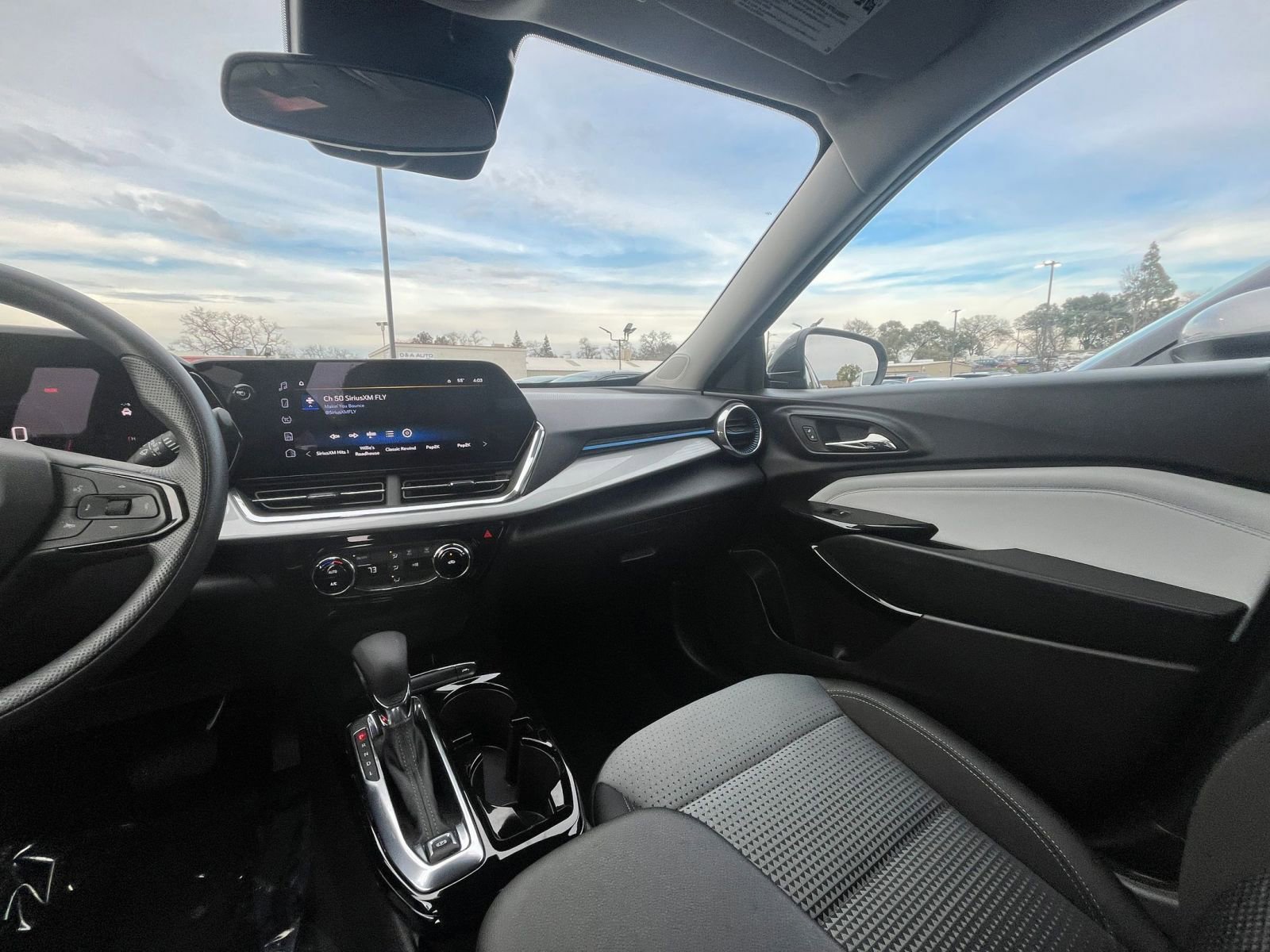 Thumbnail: 2025 Chevrolet Trax - 33