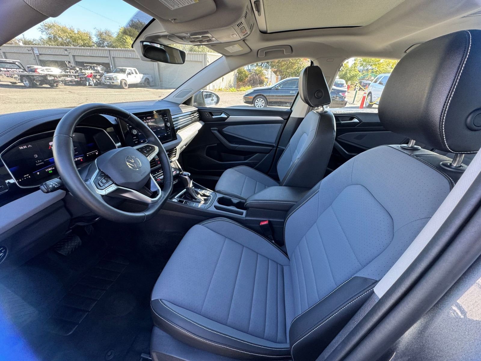 Thumbnail: 2025 Volkswagen Jetta - 25