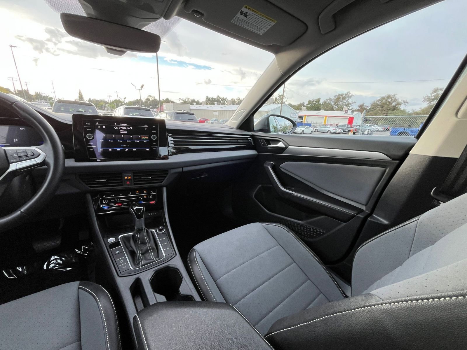 Thumbnail: 2025 Volkswagen Jetta - 34