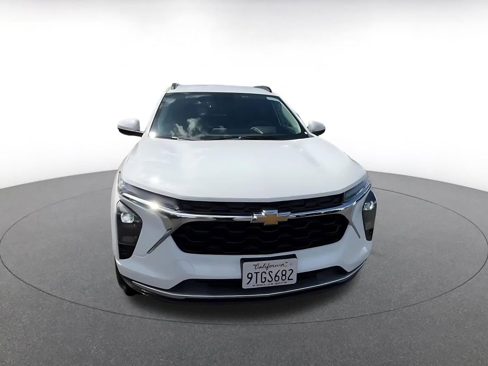 Thumbnail: 2025 Chevrolet Trax - 4