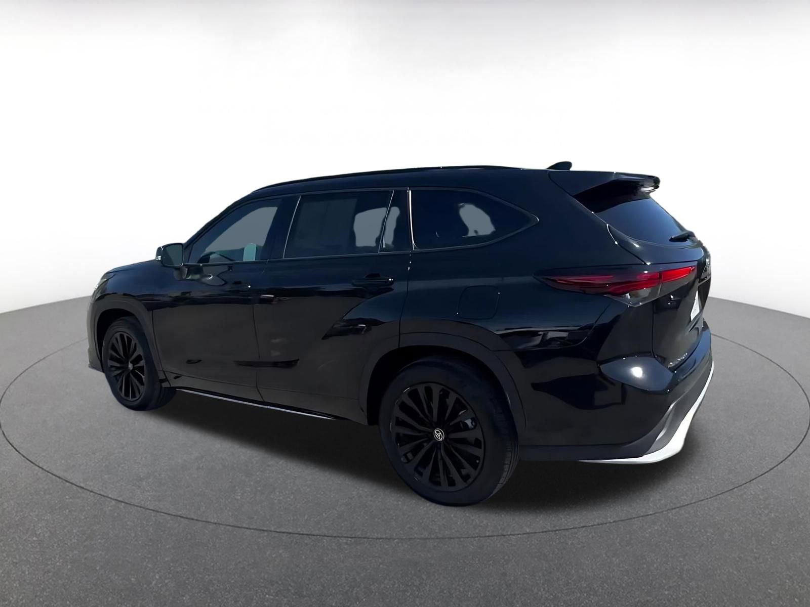 Thumbnail: 2025 Toyota Highlander - 10