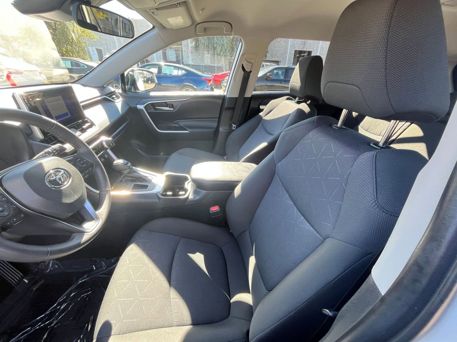 Thumbnail: 2025 Toyota RAV4 - 27