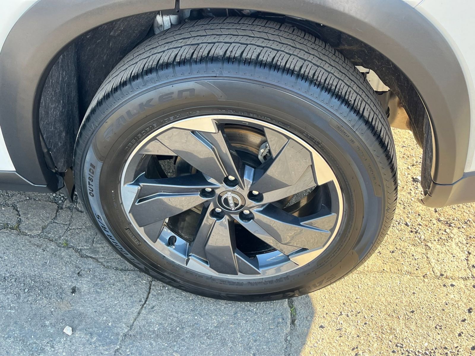 Thumbnail: 2025 Nissan Rogue - 32