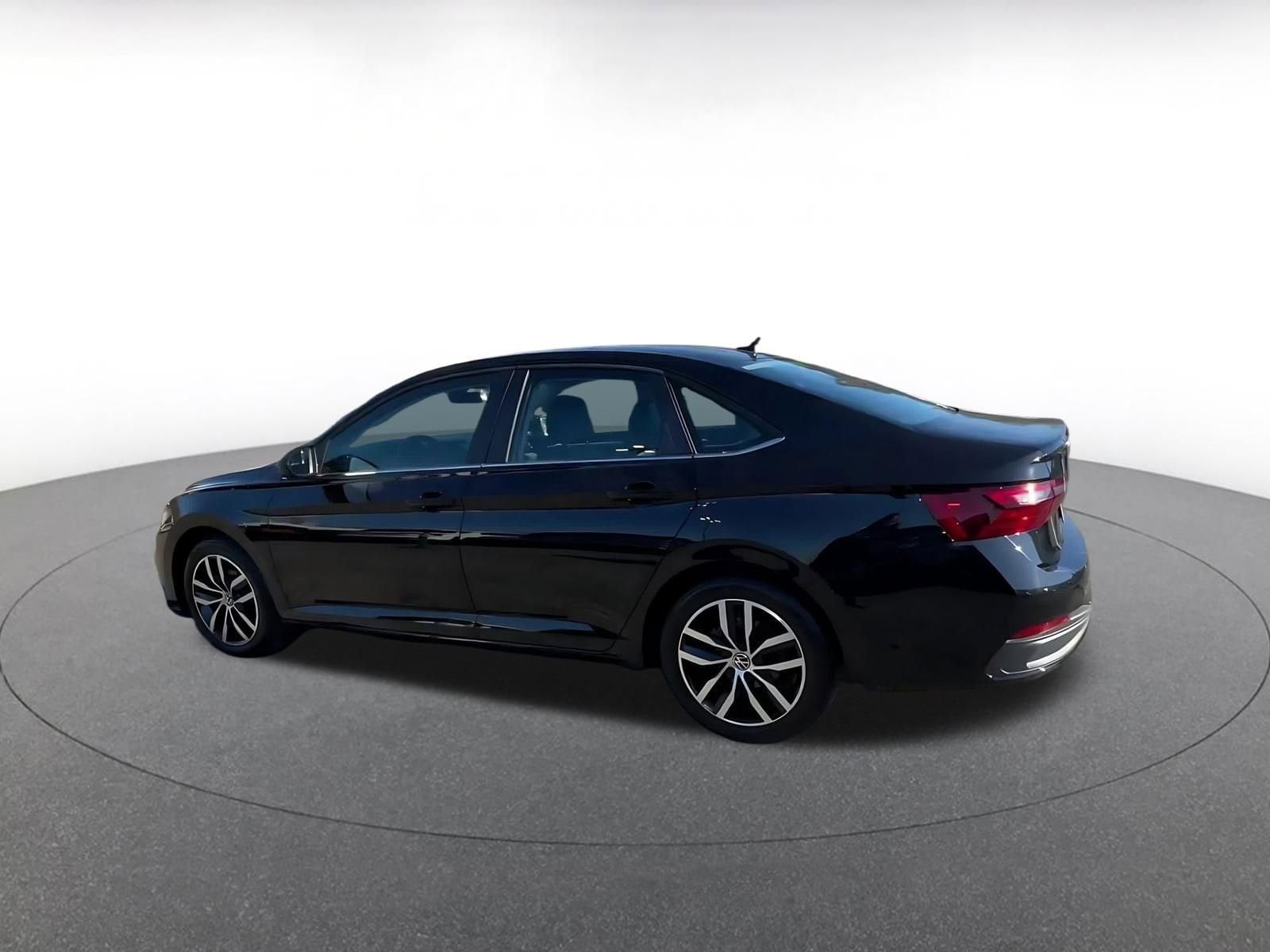 Thumbnail: 2025 Volkswagen Jetta - 10