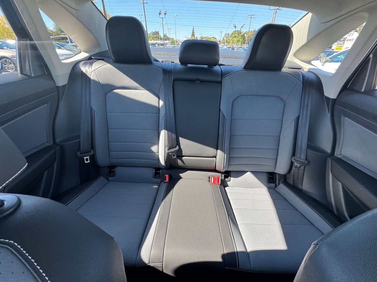 Thumbnail: 2025 Volkswagen Jetta - 32