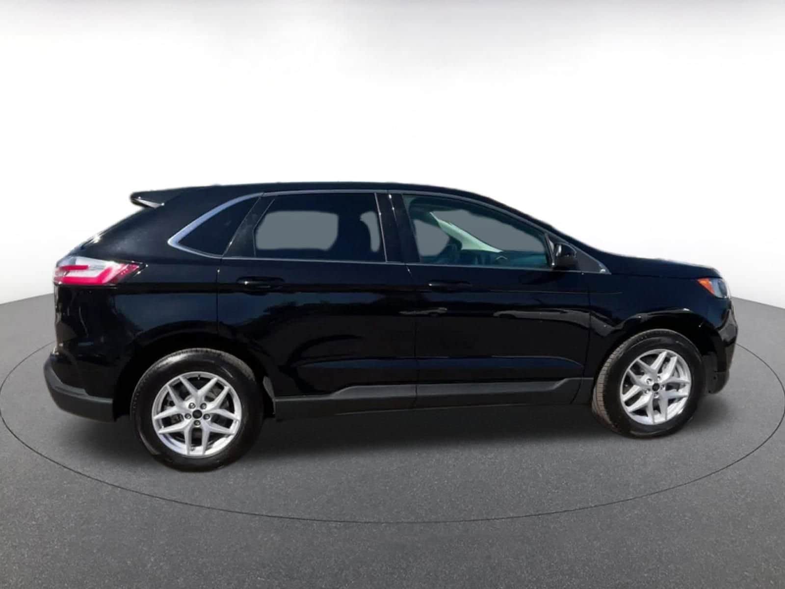 Thumbnail: 2023 Ford Edge - 16
