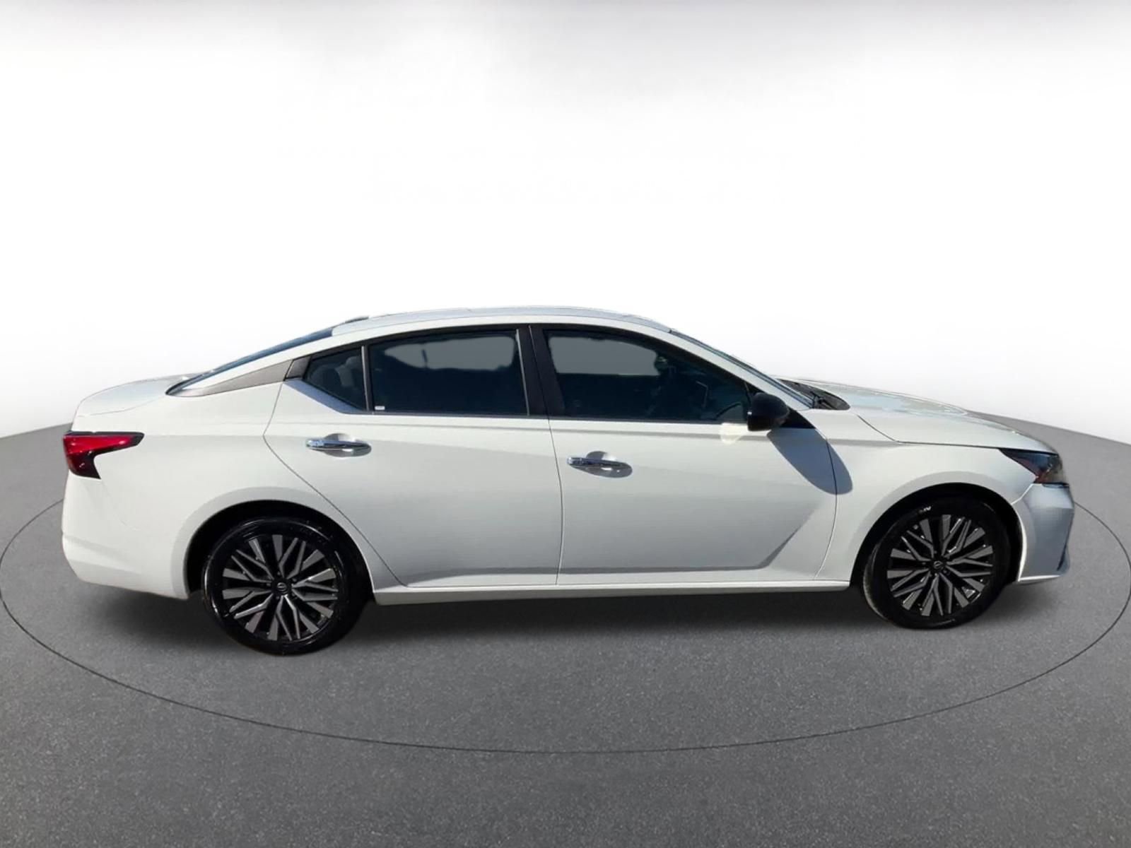 Thumbnail: 2025 Nissan Altima - 16
