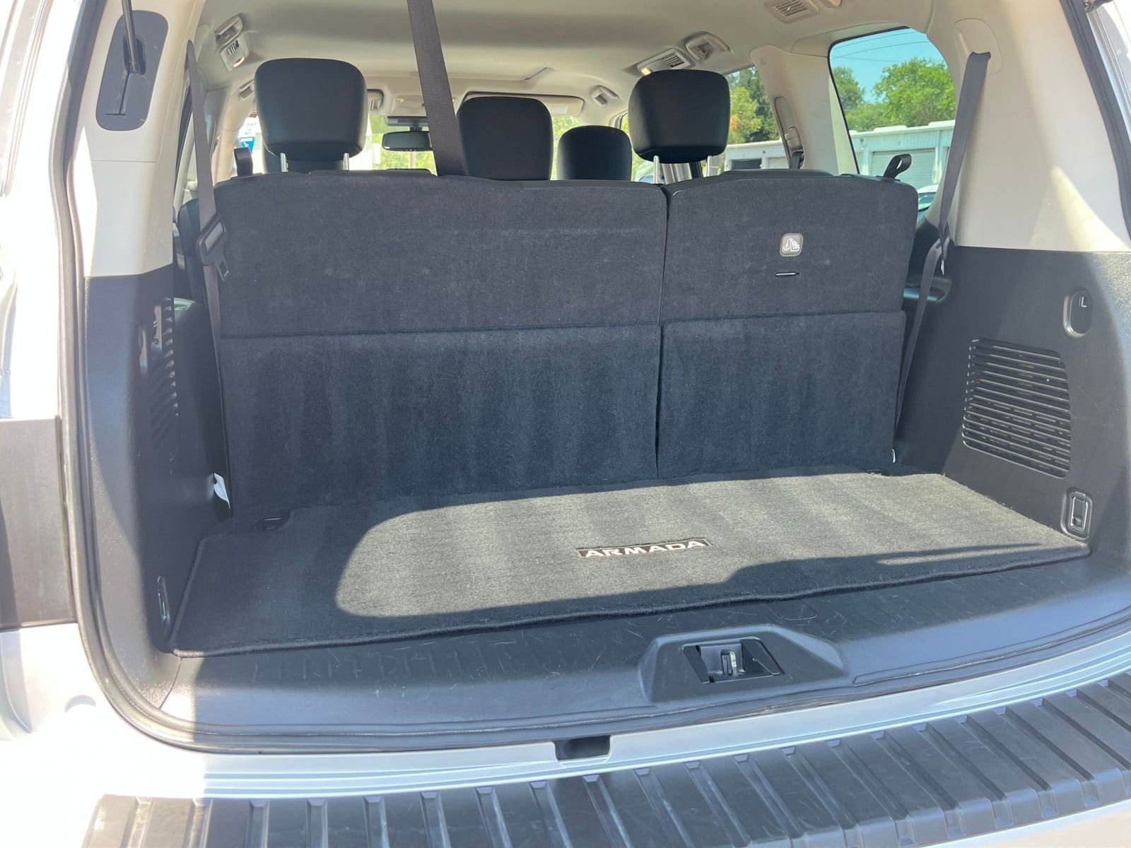 2023 Nissan Armada SL 31