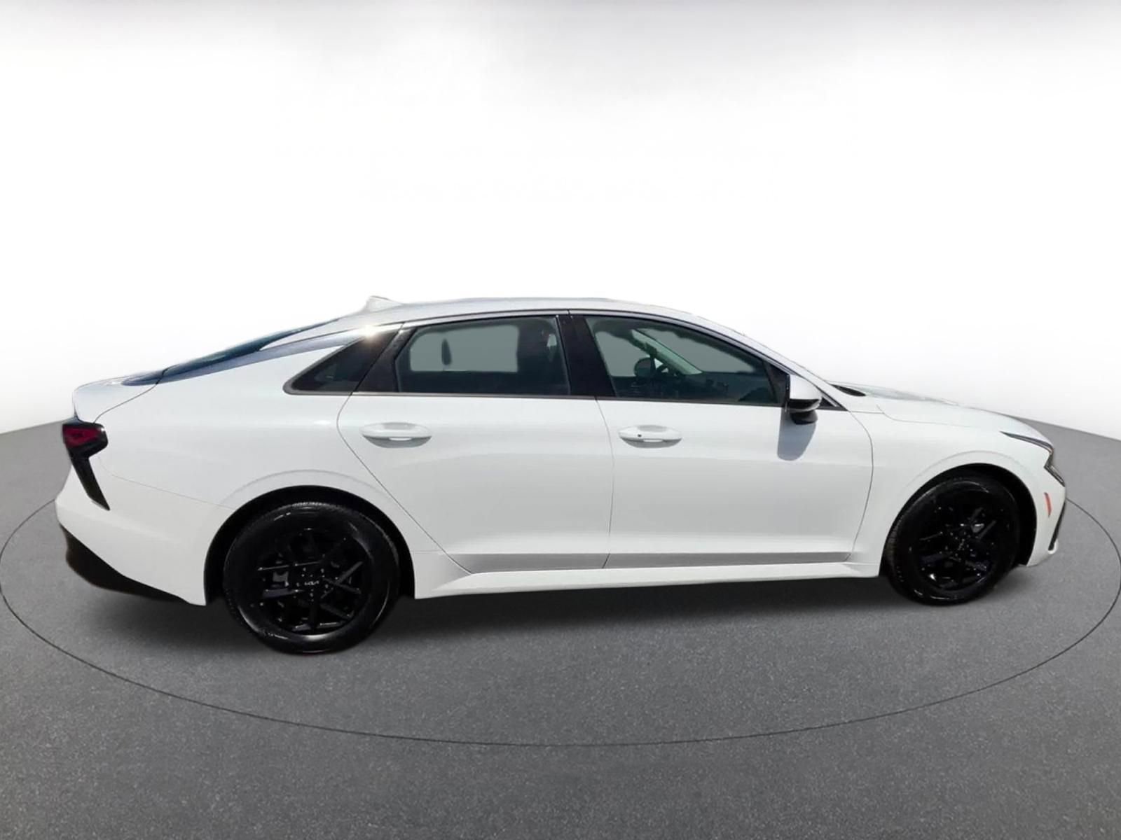 Thumbnail: 2025 Kia K5 - 16