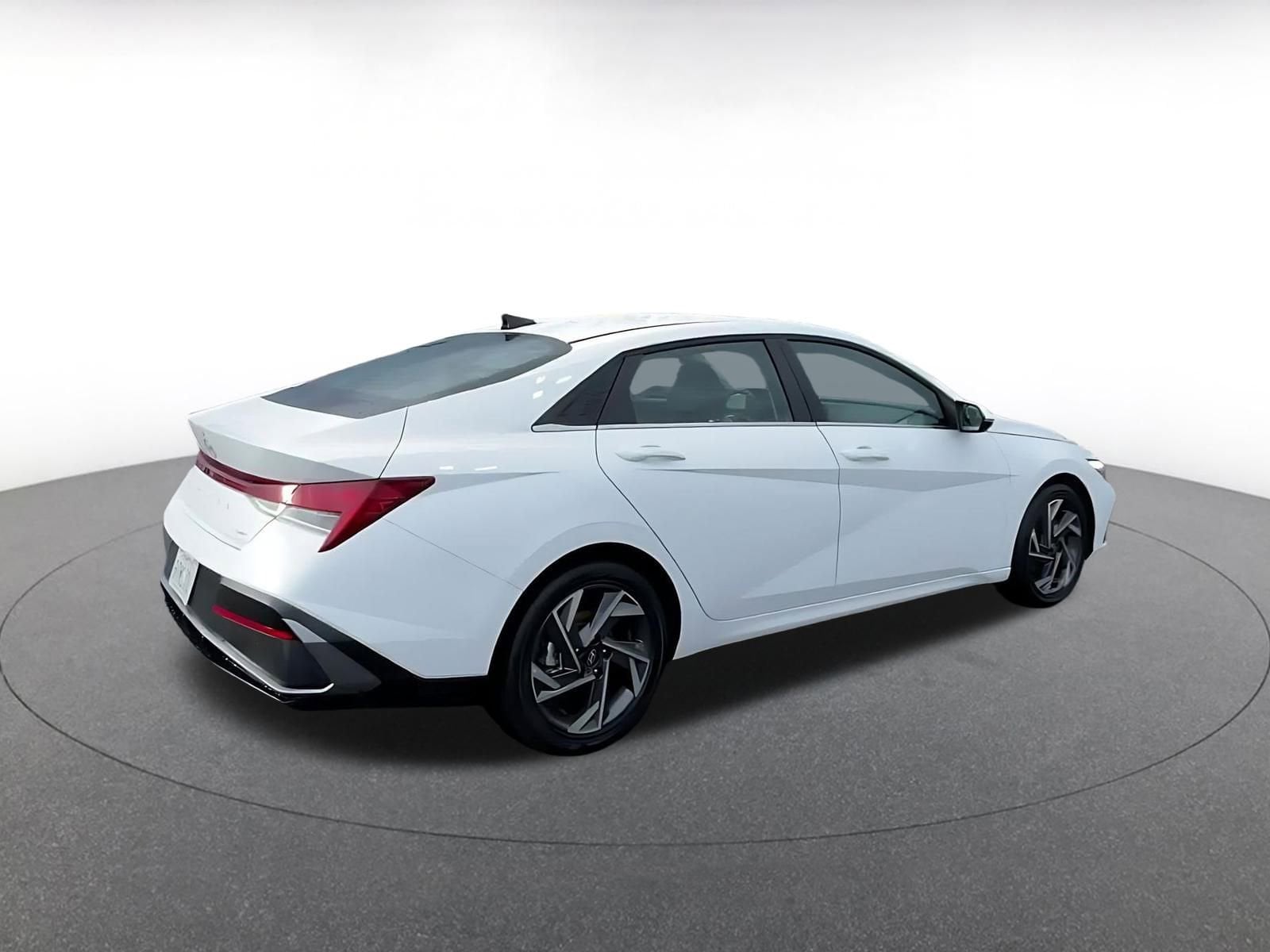 Thumbnail: 2025 Hyundai Elantra - 15