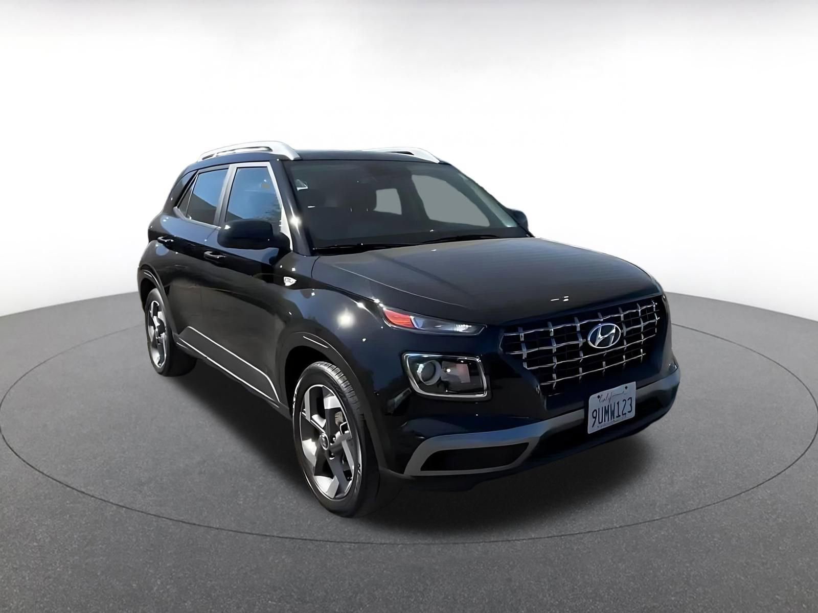 Thumbnail: 2025 Hyundai Venue - 3