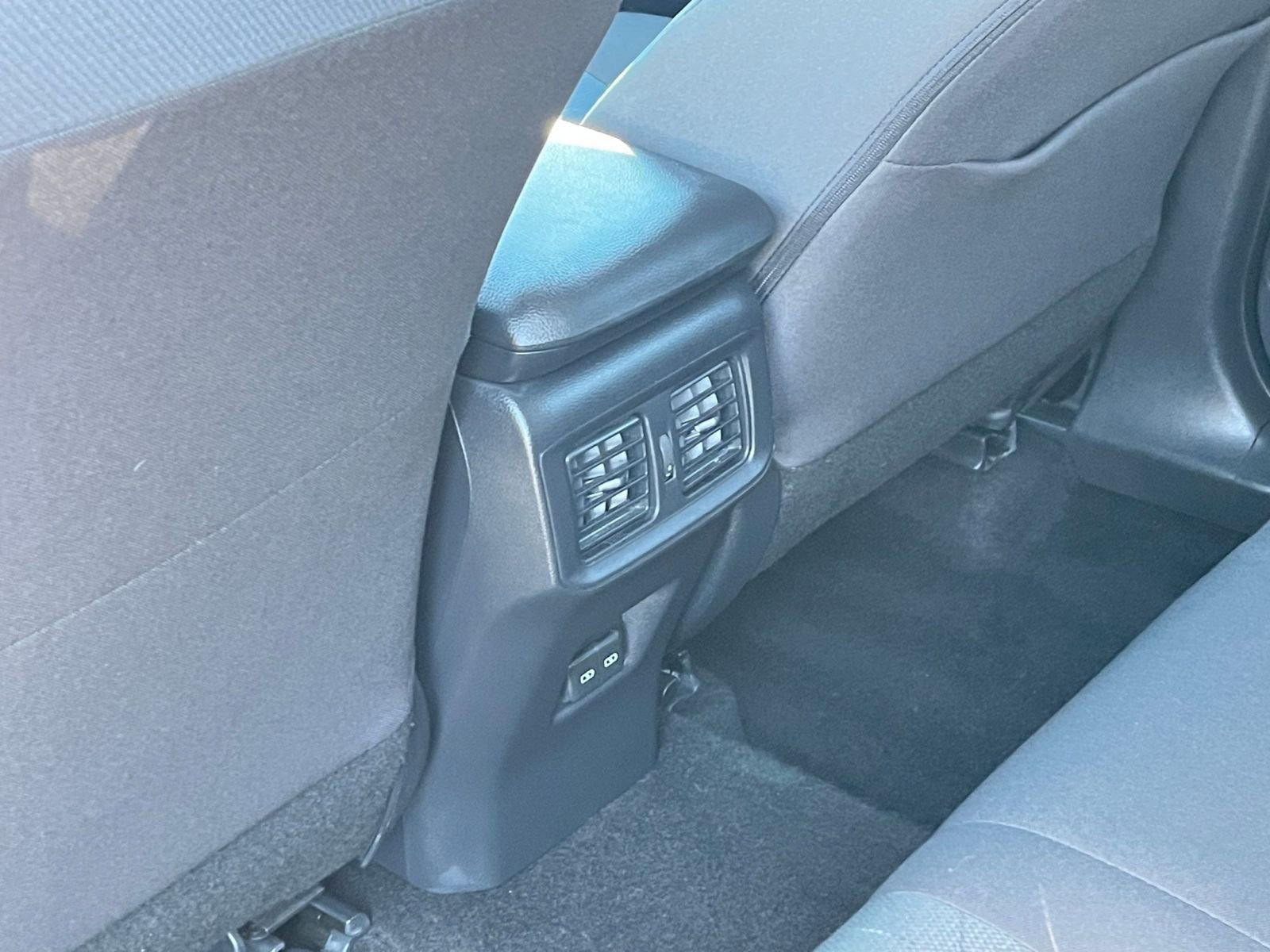 Thumbnail: 2025 Toyota RAV4 - 25