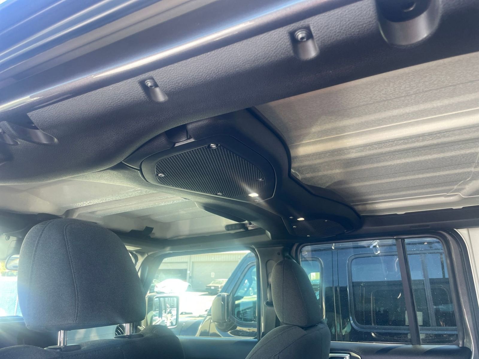 Thumbnail: 2025 Jeep Wrangler - 28