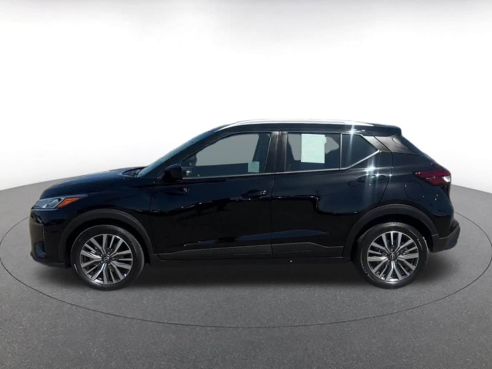 Thumbnail: 2024 Nissan Kicks - 9