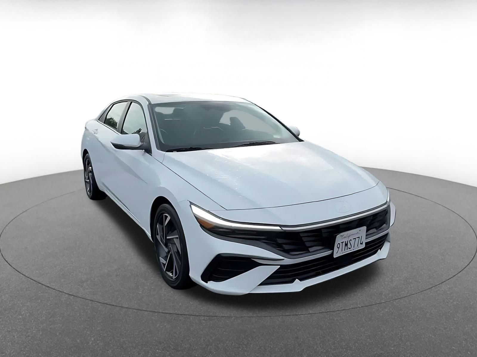 Thumbnail: 2025 Hyundai Elantra - 3