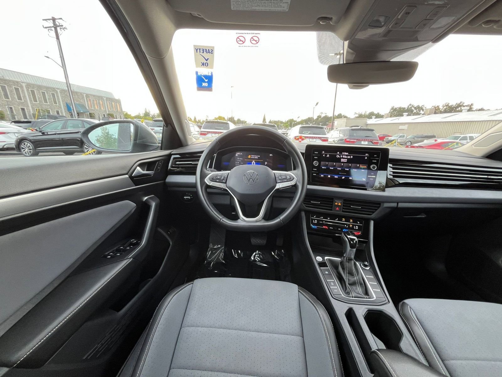 Thumbnail: 2025 Volkswagen Jetta - 33