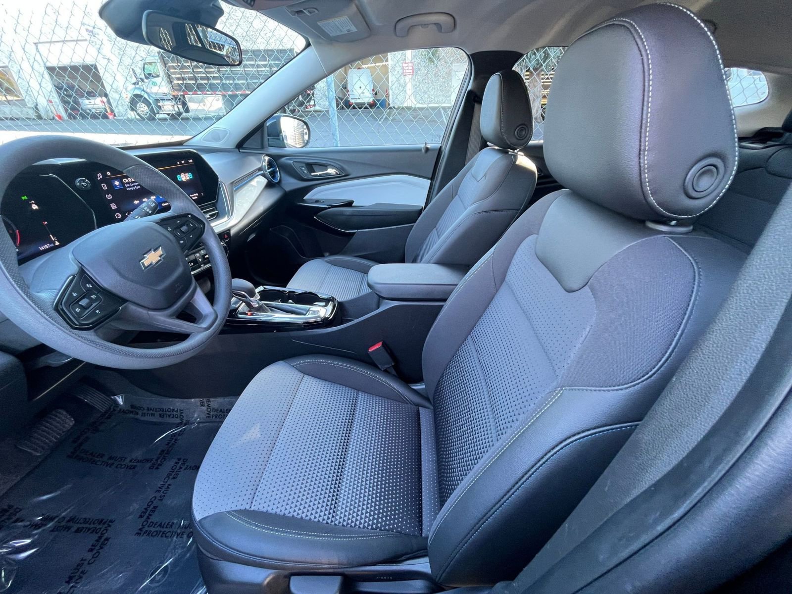 Thumbnail: 2025 Chevrolet Trax - 24