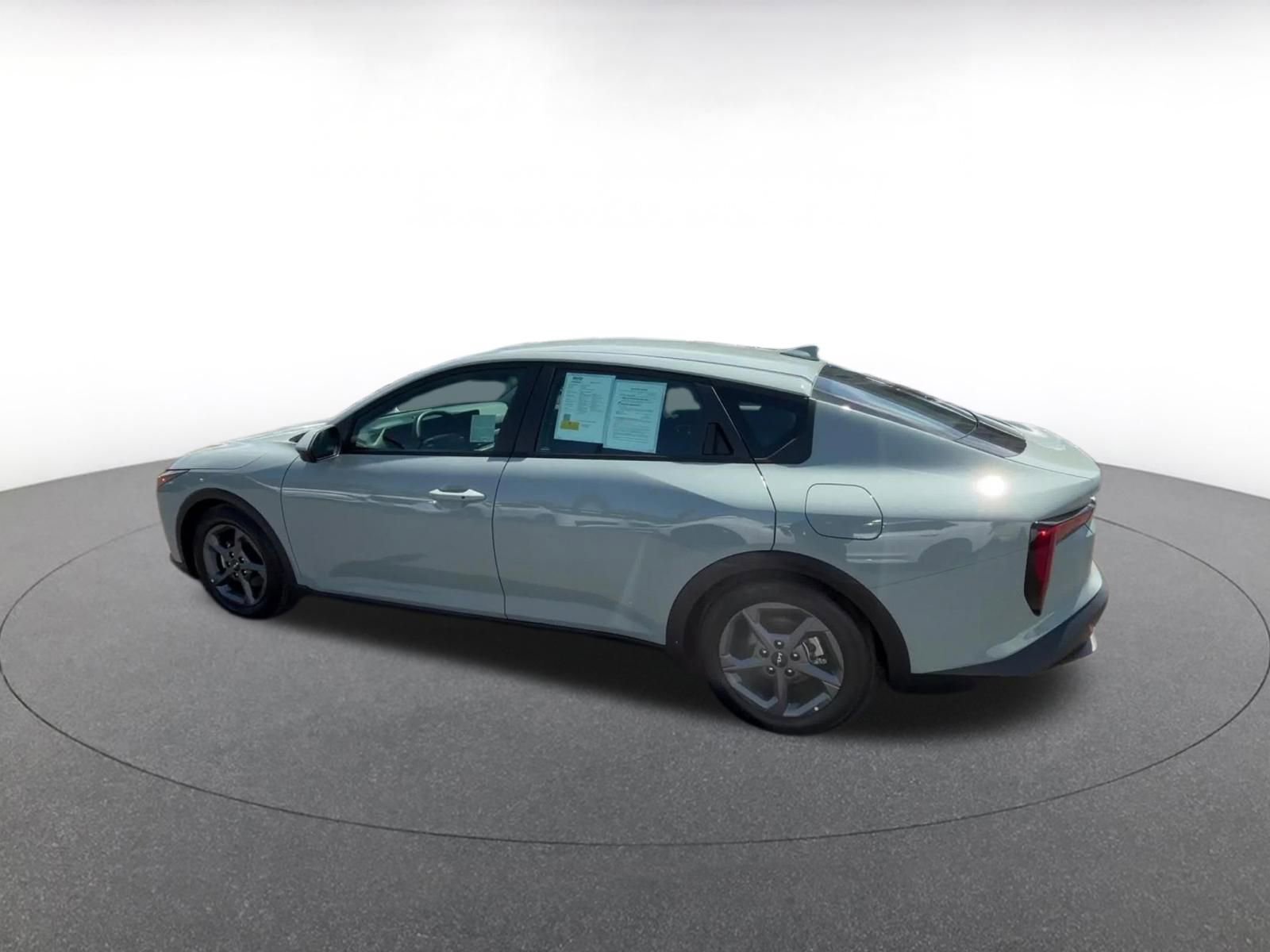 Thumbnail: 2025 Kia K4 - 10