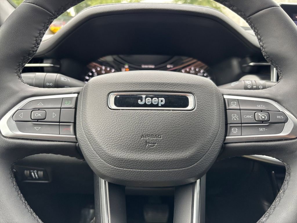 Thumbnail: 2025 Jeep Compass - 23