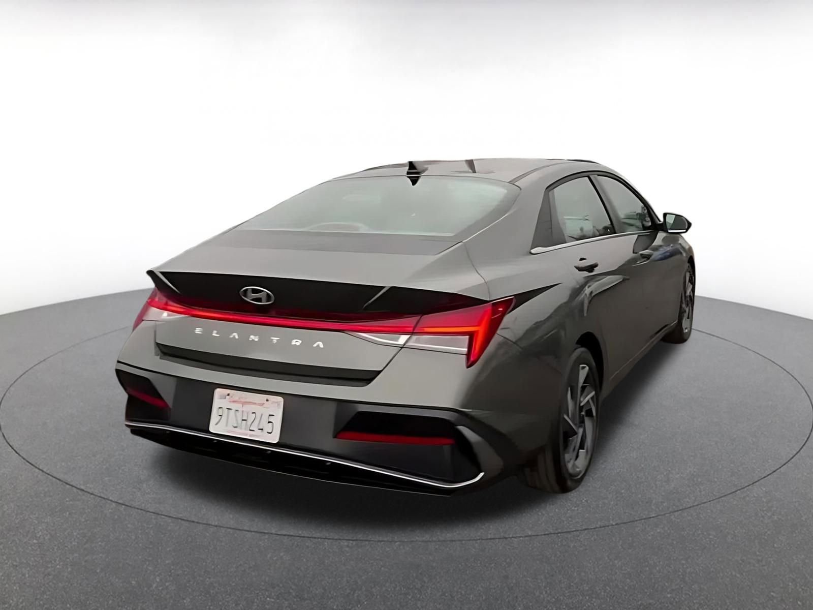 Thumbnail: 2025 Hyundai Elantra - 14