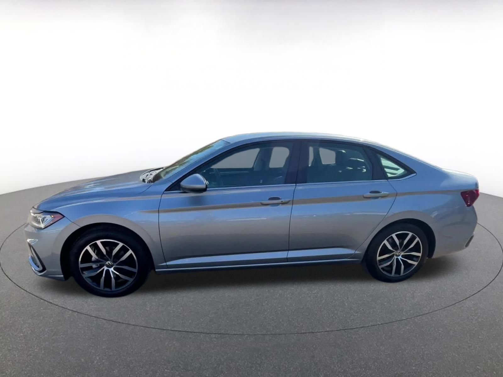 Thumbnail: 2025 Volkswagen Jetta - 9