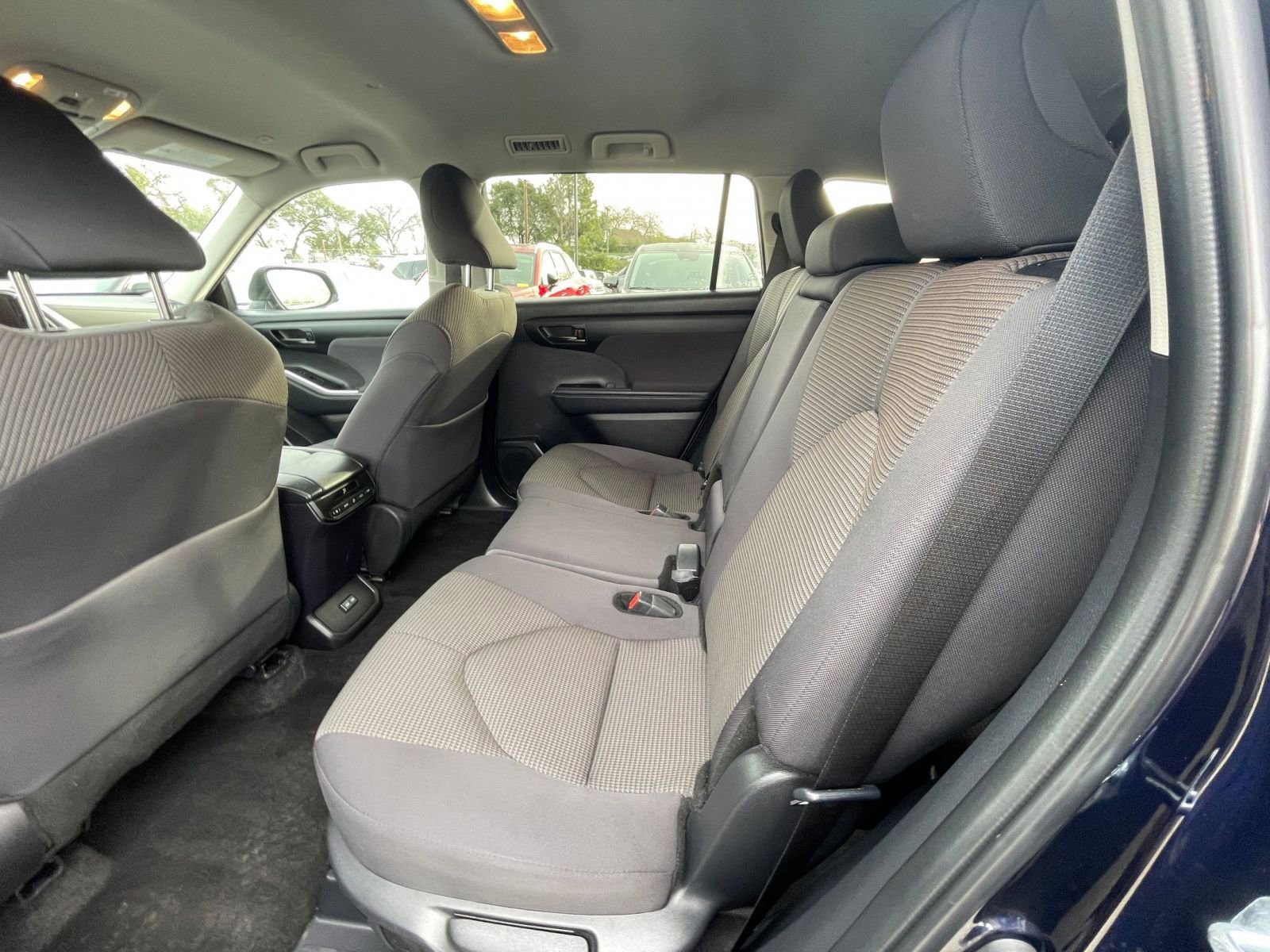 Thumbnail: 2025 Toyota Highlander - 28