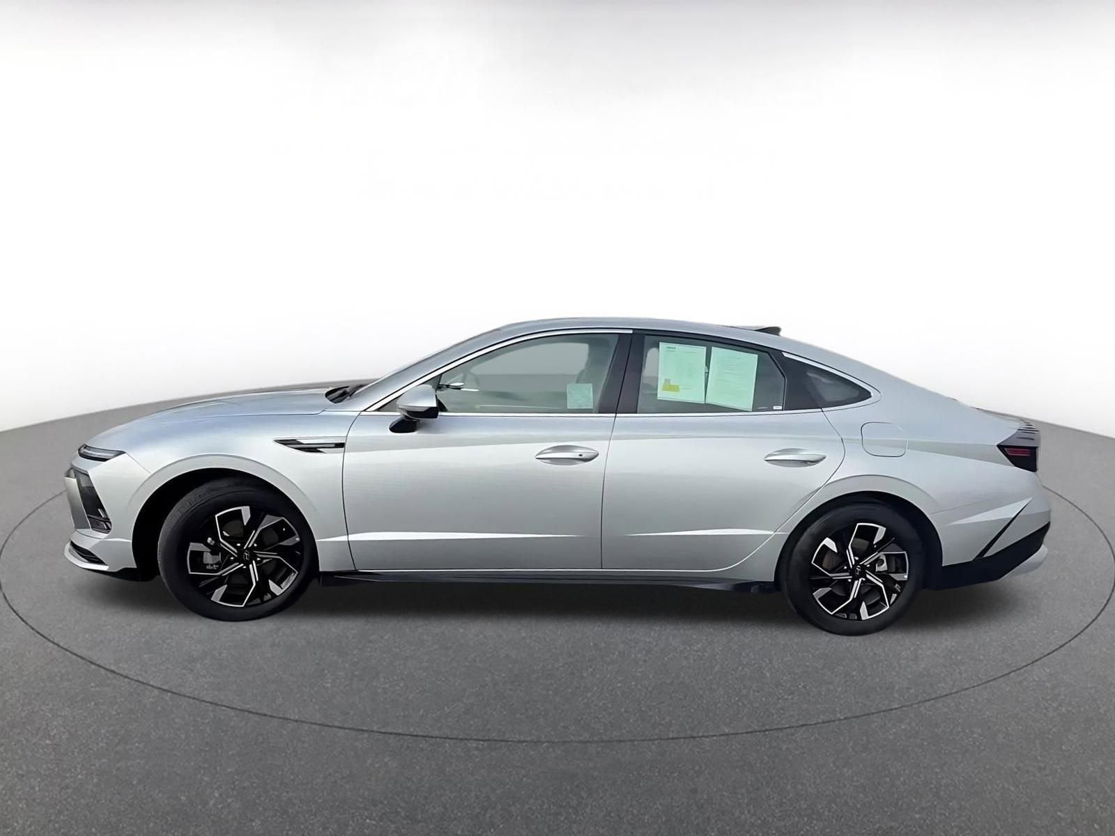 Thumbnail: 2025 Hyundai Sonata - 9