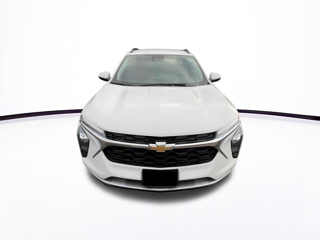 Thumbnail: 2025 Chevrolet Trax - 4