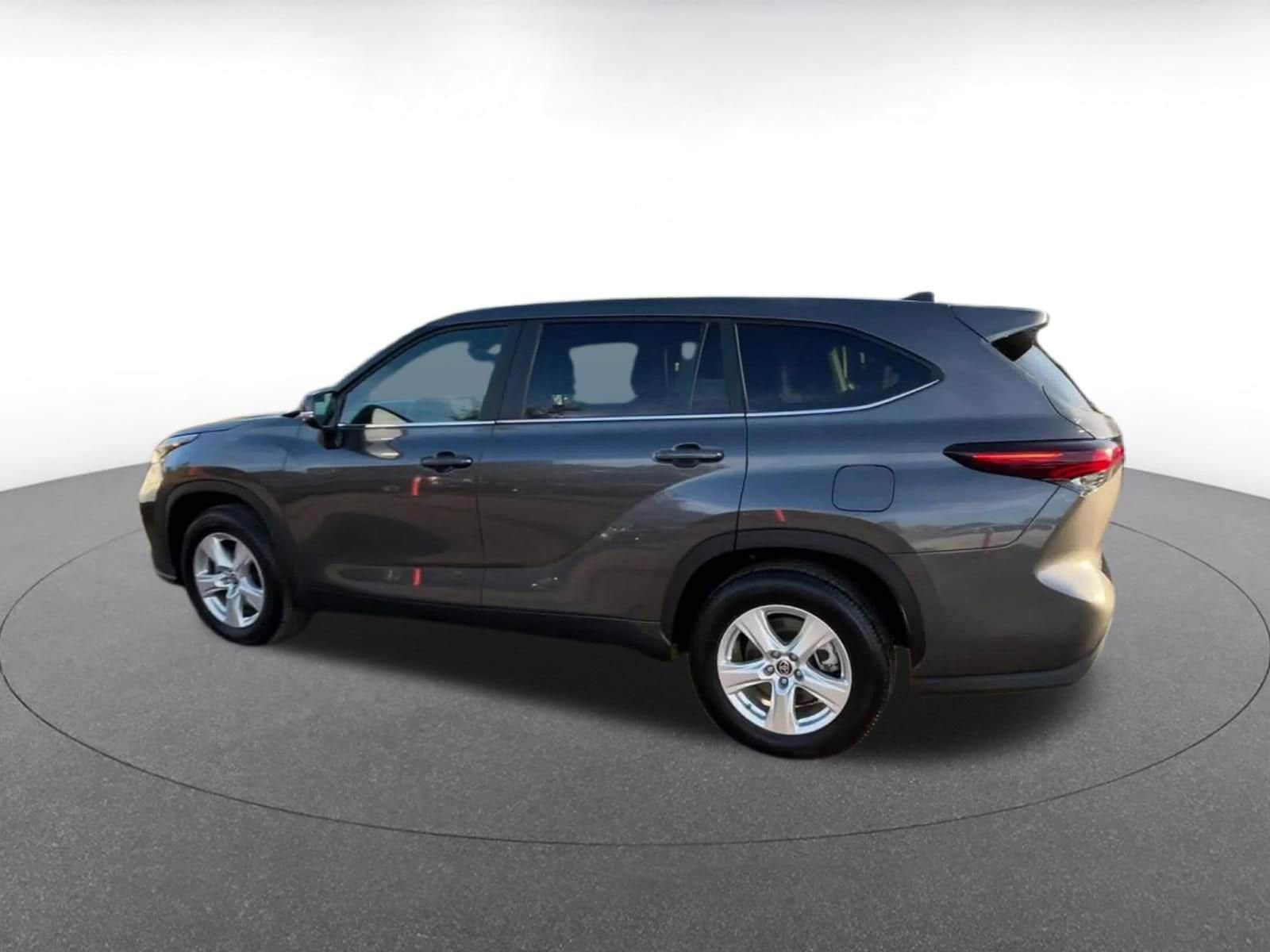 Thumbnail: 2025 Toyota Highlander - 10