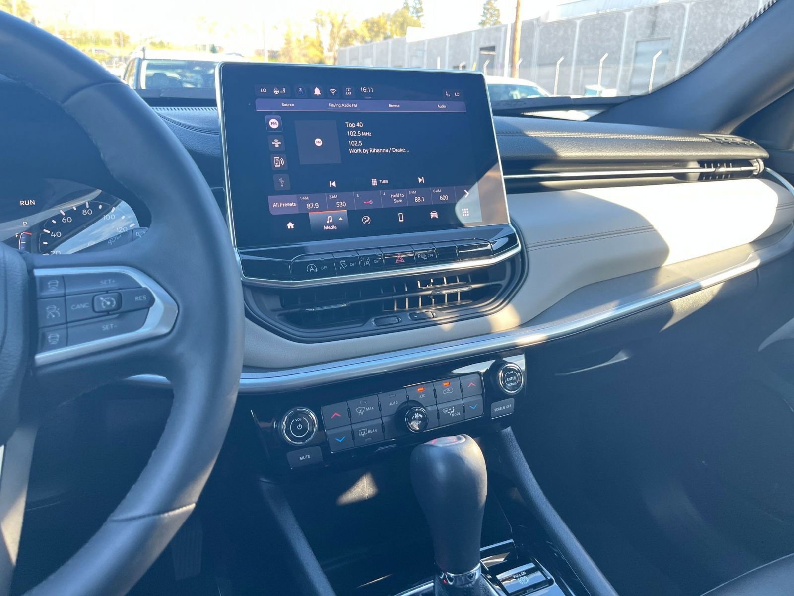 Thumbnail: 2025 Jeep Compass - 17