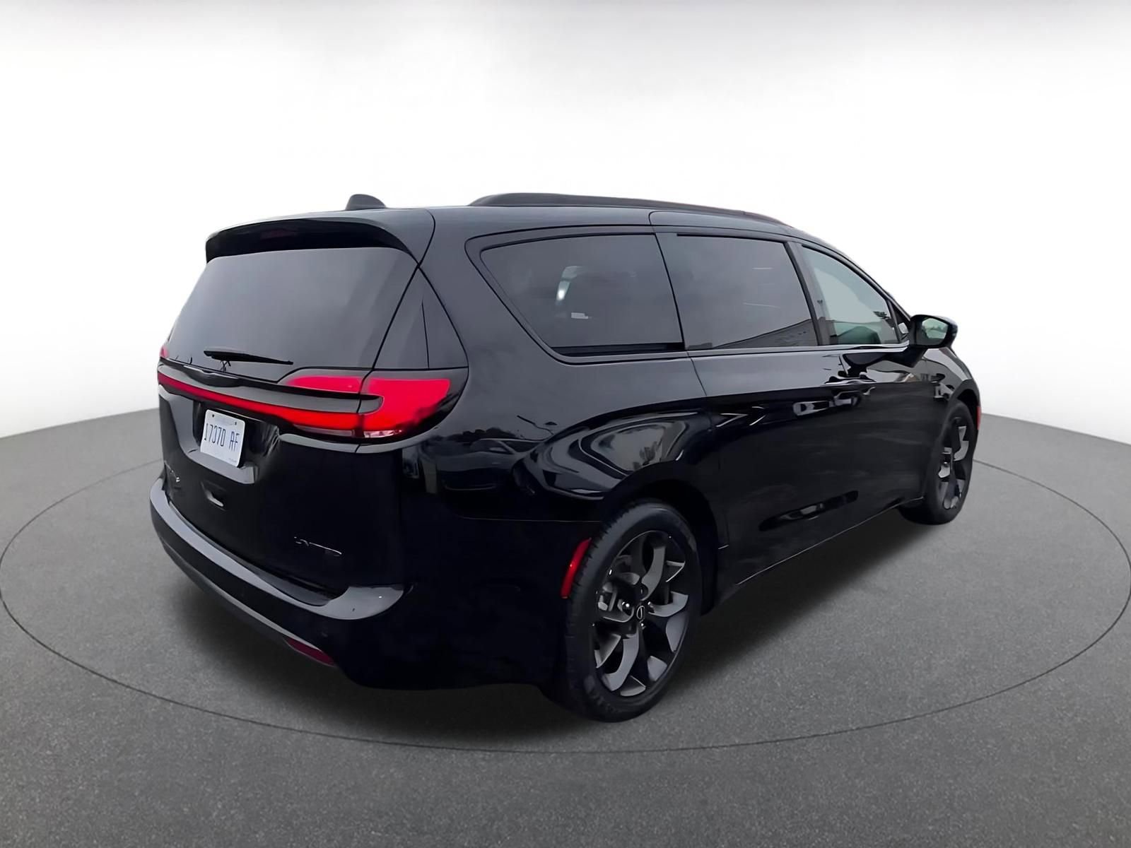 Thumbnail: 2025 Chrysler Pacifica - 14