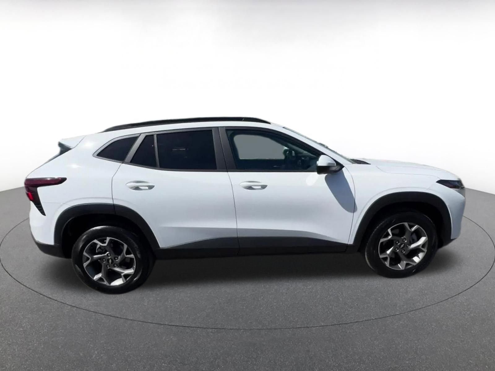 Thumbnail: 2025 Chevrolet Trax - 16