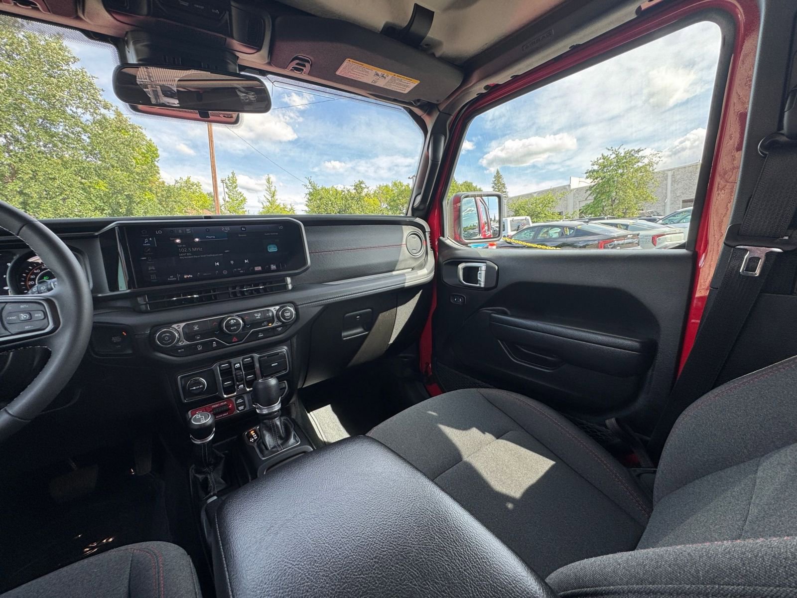 Thumbnail: 2025 Jeep Wrangler - 34