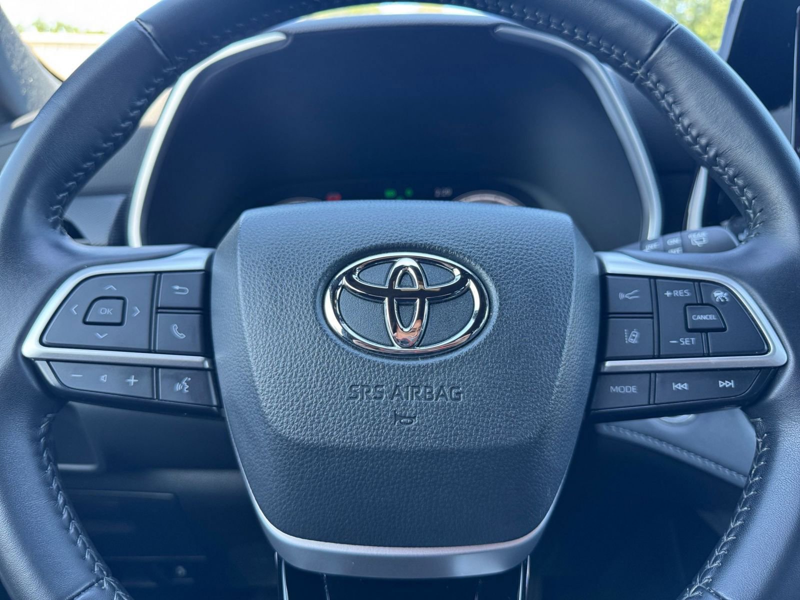 Thumbnail: 2025 Toyota Highlander - 30