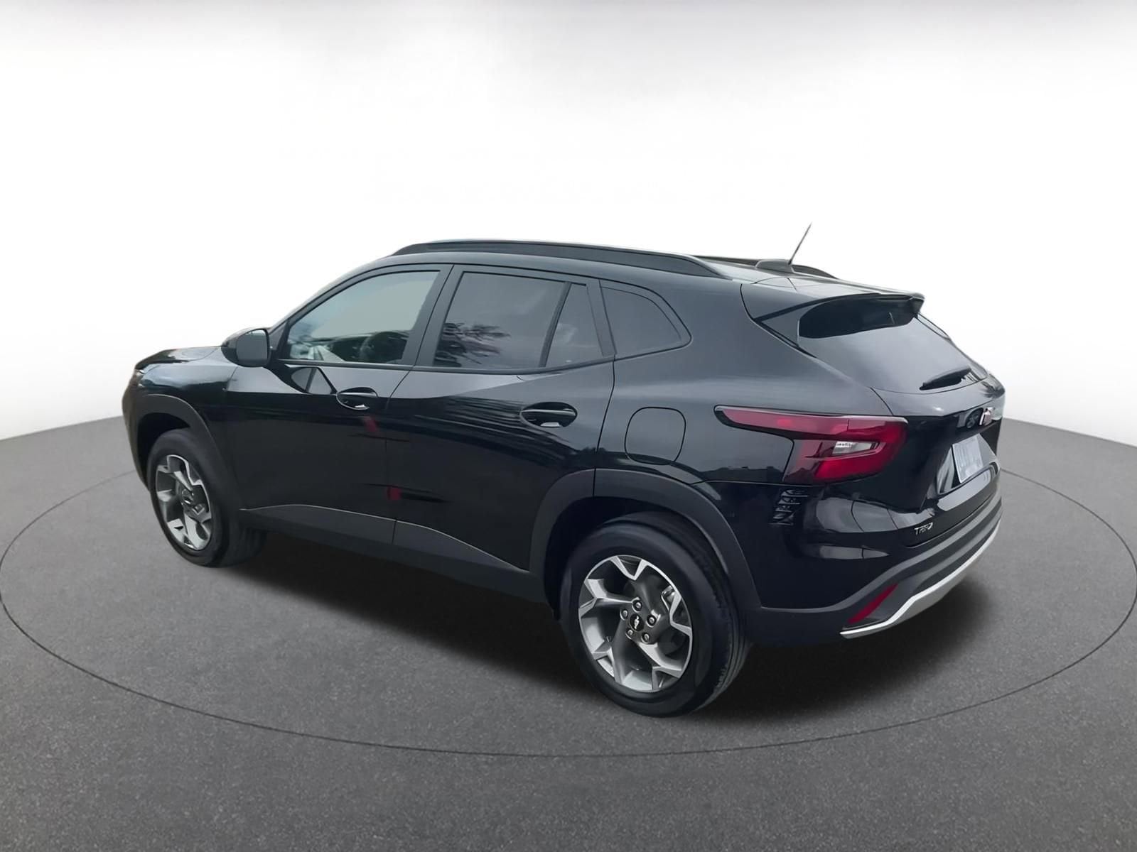 Thumbnail: 2025 Chevrolet Trax - 10