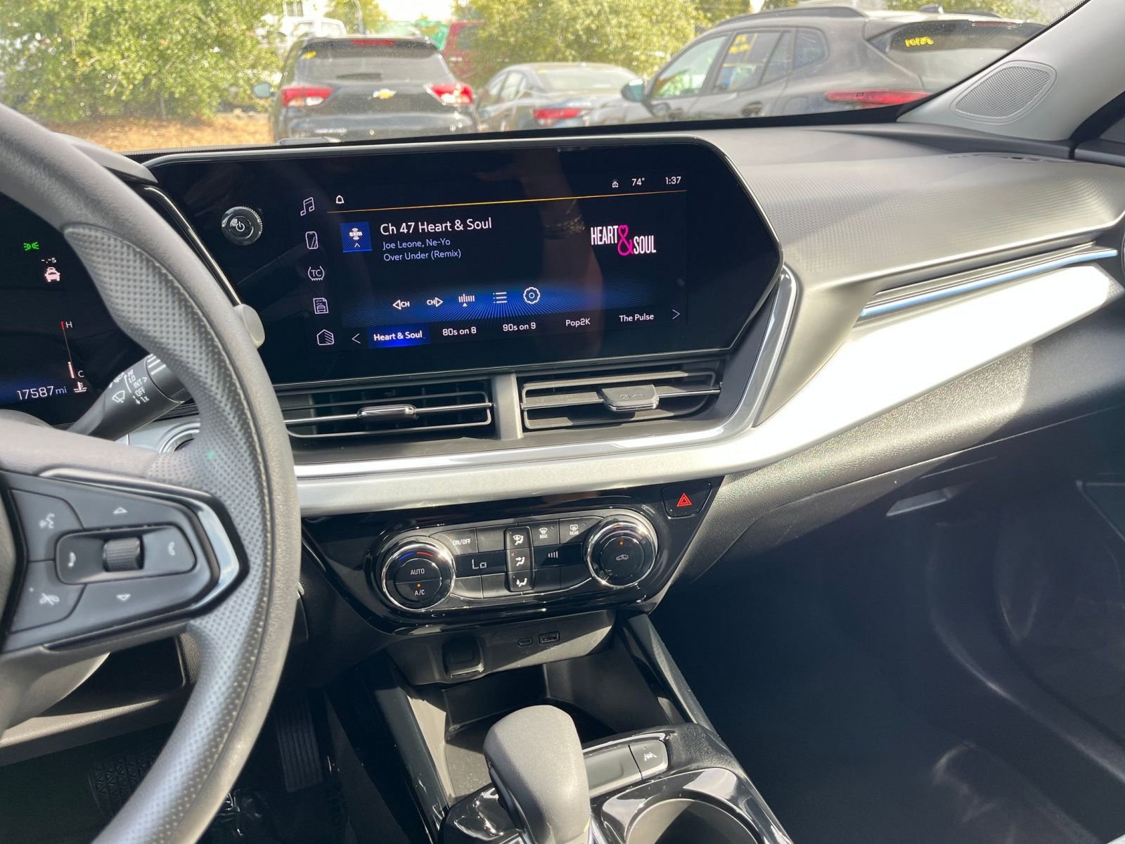 Thumbnail: 2025 Chevrolet Trax - 18