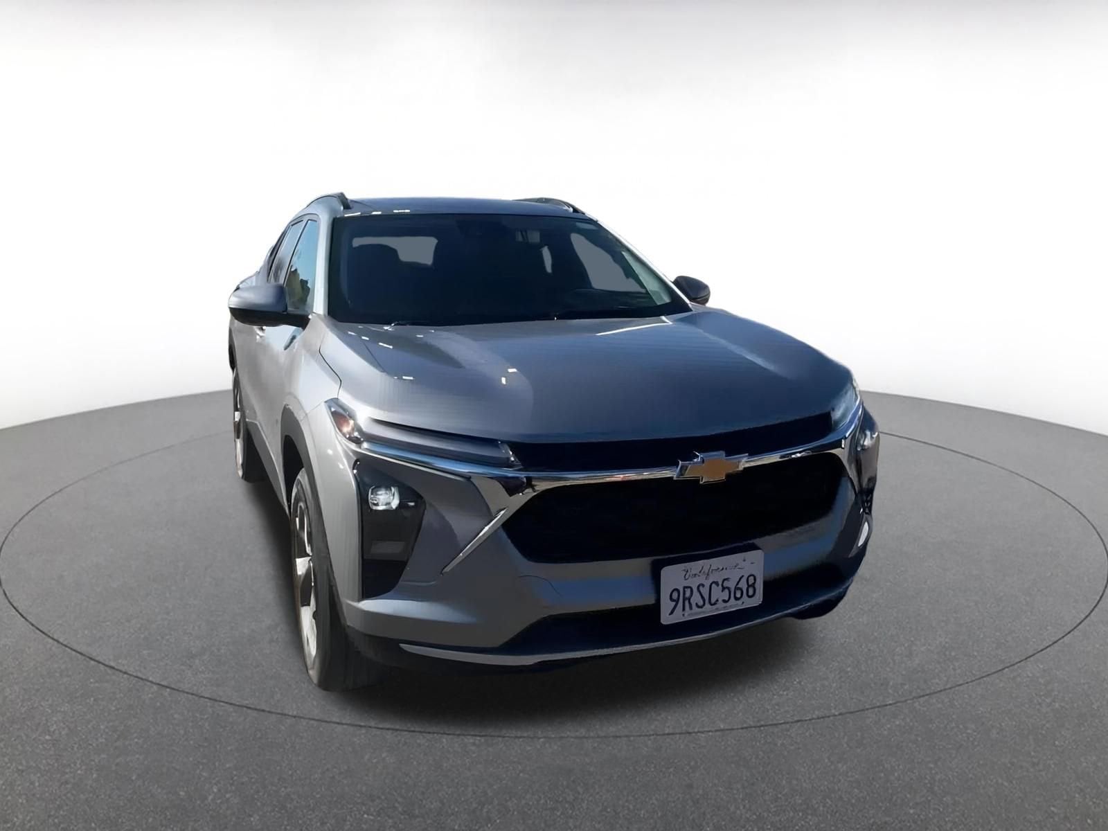 Thumbnail: 2025 Chevrolet Trax - 2