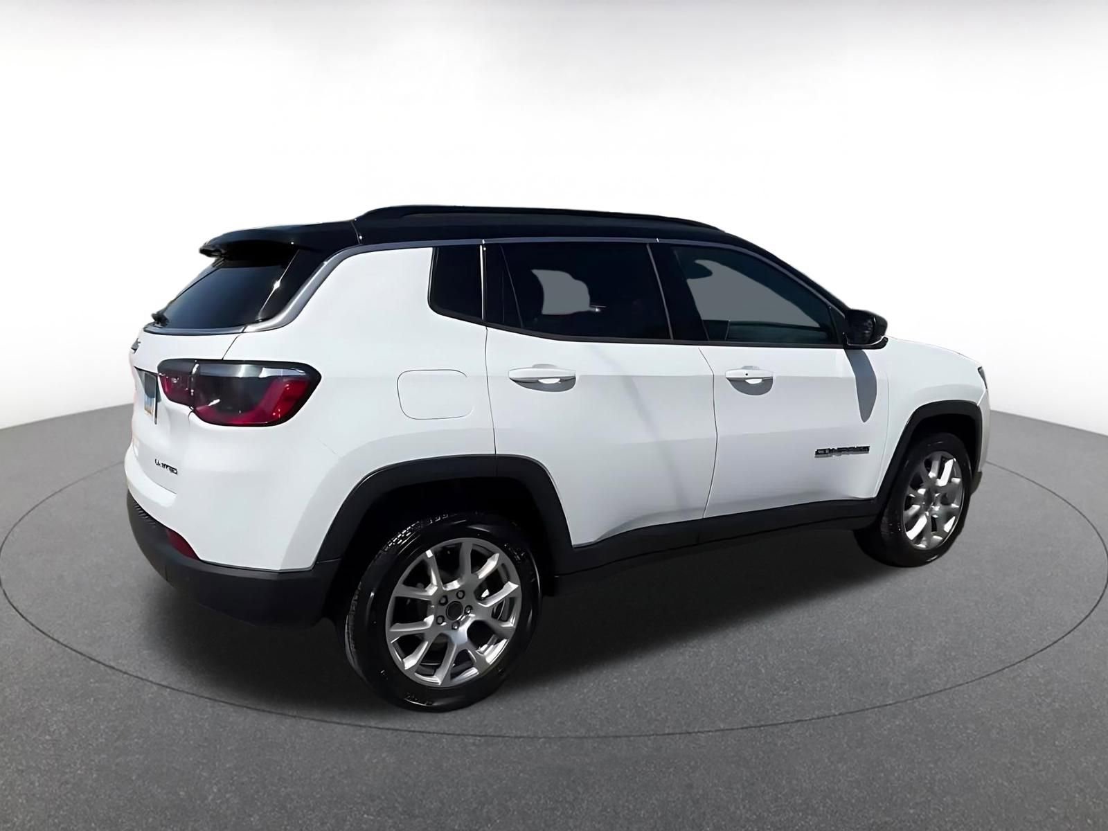 Thumbnail: 2025 Jeep Compass - 15