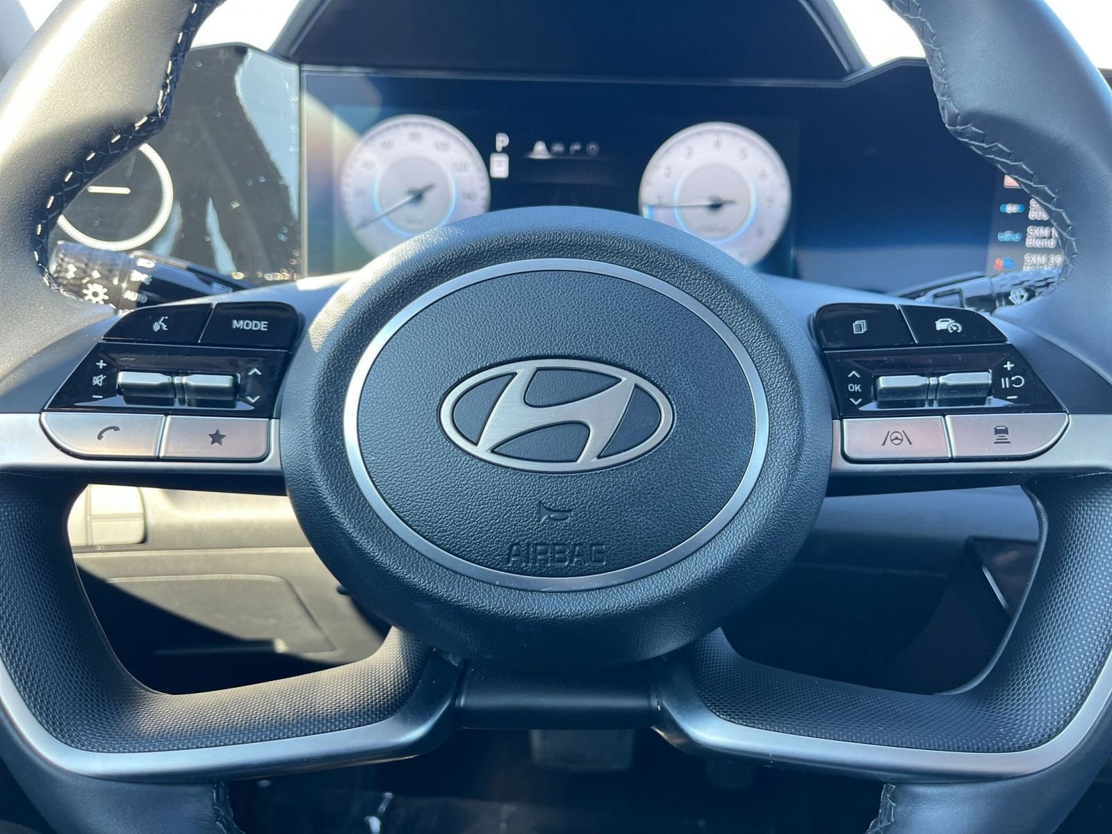 Thumbnail: 2025 Hyundai Elantra - 25