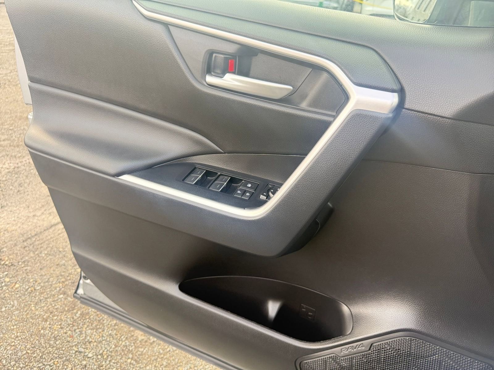 Thumbnail: 2025 Toyota RAV4 - 20