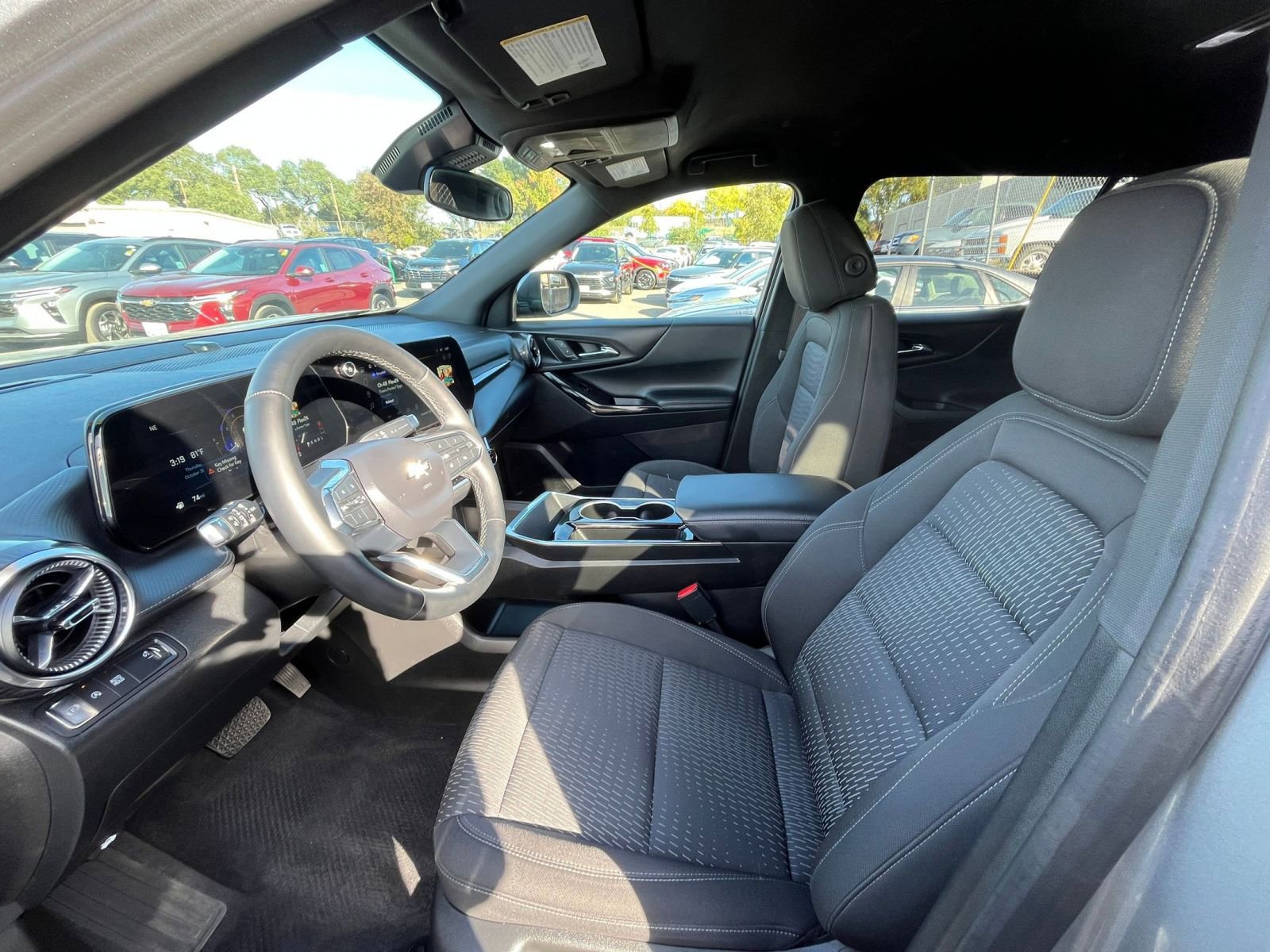 Thumbnail: 2025 Chevrolet Equinox - 31