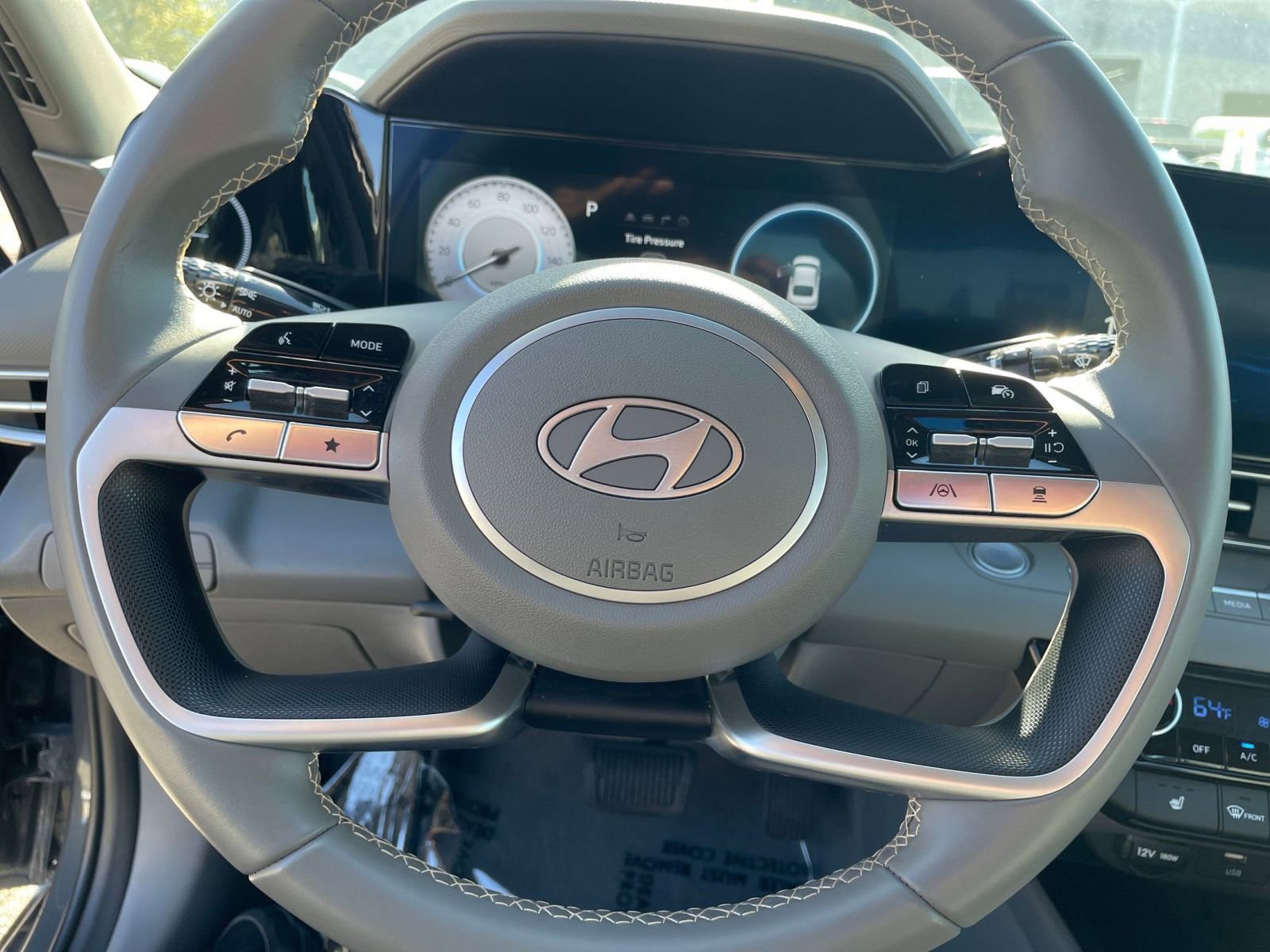 Thumbnail: 2025 Hyundai Elantra - 25