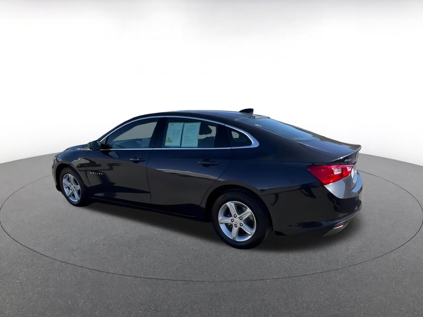 Thumbnail: 2023 Chevrolet Malibu - 10