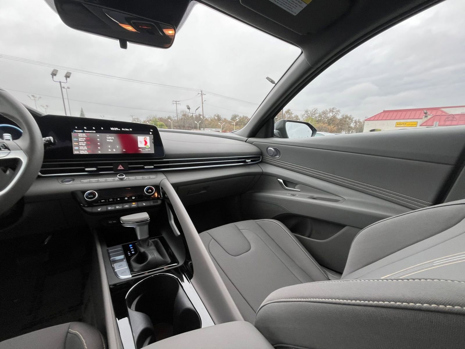 Thumbnail: 2025 Hyundai Elantra - 33